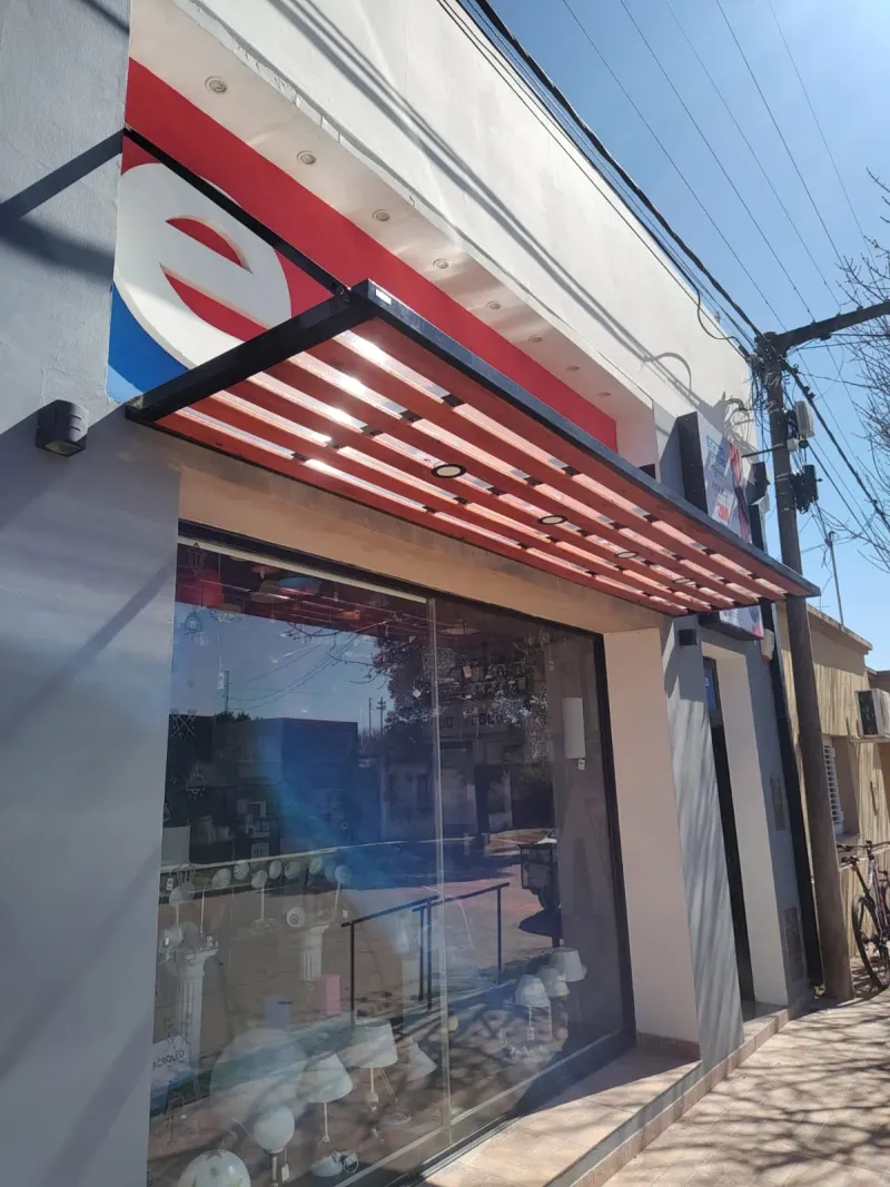 Estructuras para exteriores - Soluciones resistentes y a medida para espacios al aire libre.